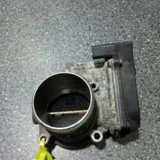 Дроссельная заслонка Volkswagen Passat 06F133062G BWA