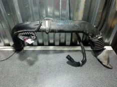 Патрубок воздушного фильтра Volvo V40 31370730 B4164T