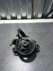 Насос гидроусилителя руля Hyundai-KIA Sportage 571002E000 D4BB