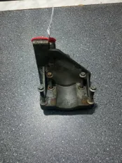 Кронштейн гидроусилителя руля Ford Fusion 2S6E3K738AB FYJA