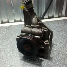 Насос гидроусилителя руля Ford Fusion 1426694 FYJA