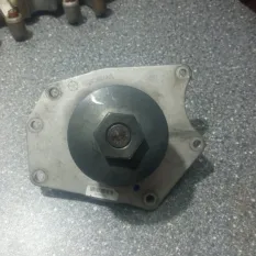 Помпа водяная Chrysler 300M 68382487AA 3.5