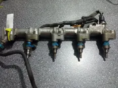 Форсунка топливная Mazda Atenza LF2L13250 LF-VD