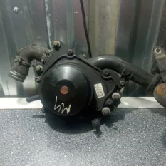 Помпа водяная Mercedes-Benz E-Class A6512002100 OM651