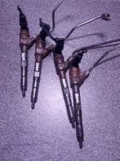 Форсунка топливная Hyundai Grand Starex 338004A500 D4CB