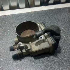 Дроссельная заслонка Toyota Sienna 220300P050 2GR-FE