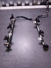 Топливная рампа с форсунками Land Rover Discovery 3 4383892 L319 406PN