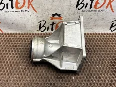 Опорный кронштейн привода BMW X3