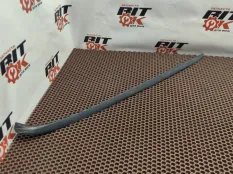 Молдинг лобового стекла BMW 3