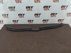 Уплотнитель капота BMW 5