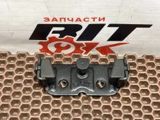 Скоба замка багажника BMW 5