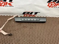 Блок кнопок в центральной консоли BMW X1