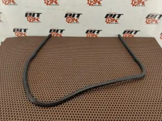Уплотнительная резинка капота BMW X1