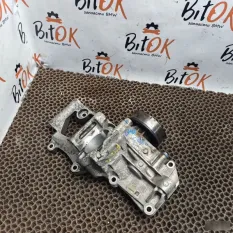 Помпа с кронштейном BMW X1