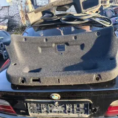 Обшивка крышки багажника BMW 5