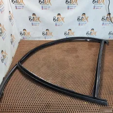 Направляющая резинка стекла BMW X3