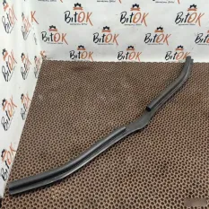 Уплотнитель капота планка BMW 5