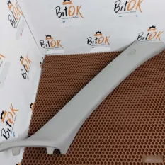 Накладка стойки BMW X1