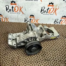 Помпа с кронштейном BMW X1
