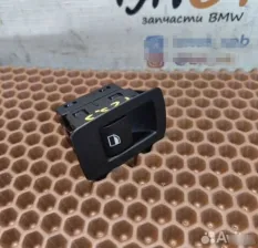 Кнопка стеклоподъемника двери BMW 1