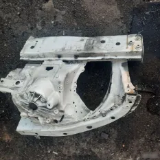 Лонжерон стакан BMW 7