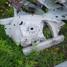 Лонжерон брызговик BMW 5