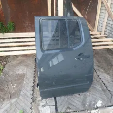 Дверь Nissan Navara