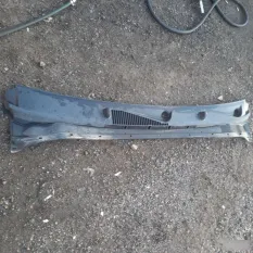 Накладка жабо Nissan Navara