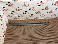 Уплотнитель капота BMW 7