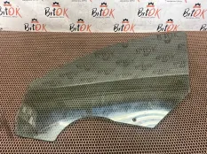 Стекло двери боковое BMW 7