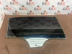 Стекло двери боковое BMW 7