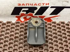 Кронштейн радиатора BMW 5
