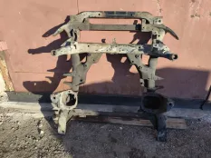 Подрамник BMW X6M