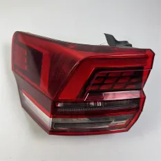 Фонарь задний наружный левый Volkswagen Teramont