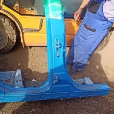 Порог со стойкой правый Toyota RAV4