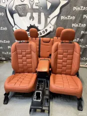 Рыжий салон Jeep Wrangler Rubicon