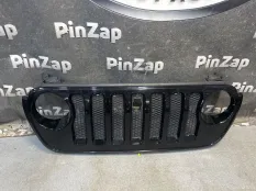 Решетка радиатора Jeep Wrangler JL черная