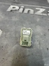 Кнопка стеклоподъемника Mercedes AMG C217