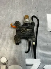 Блок клапанов пневмоподвески на RR Sport L320