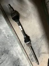 Привод передний правый Range Rover Velar L560