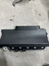Подушка безопасности в колени Lexus Rx450H
