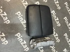 Подлокотник Audi Q7 4M