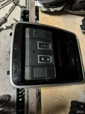 Плафон освещения салона Range Rover 4 L405