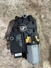 Моторчик люка LR Range Rover Vogue III L322