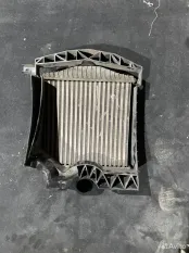 Интеркуллер левый LR Range Rover Vogue L405 4.4