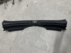 Накладка замка багажника Toyota Rav4 XA50