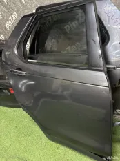 Задняя правая дверь Land Rover Discovery 5