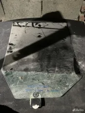 Стекло заднее левое LR Discovery 4 прозрачное