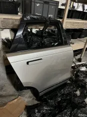 Задняя правая дверь Range Rover Velar серая