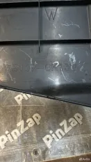 Накладка замка капота Toyota Hilux 8 рест